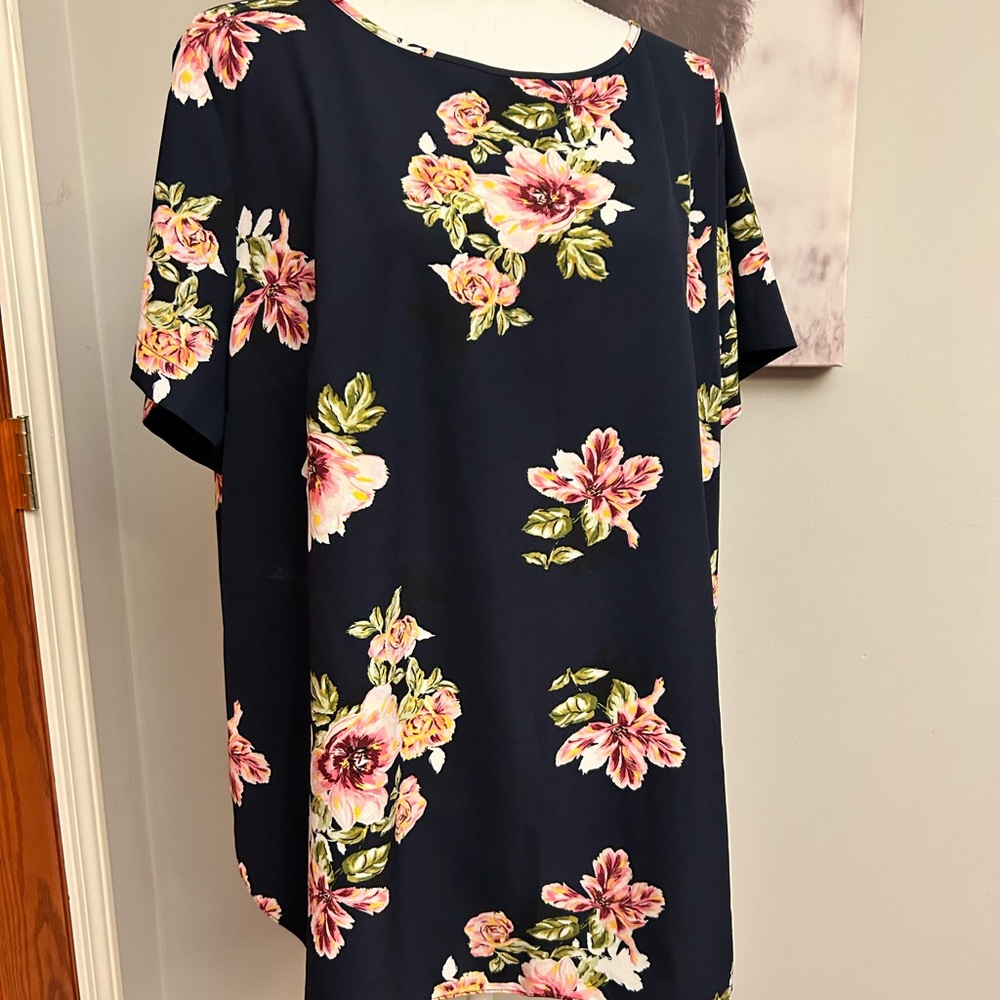 Ava & Viv Navy Floral Top